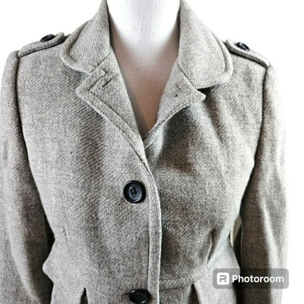 Banana Republic Wool Blend Tweed Button Down Short Jacket Coat in Small - Picture 2 of 9